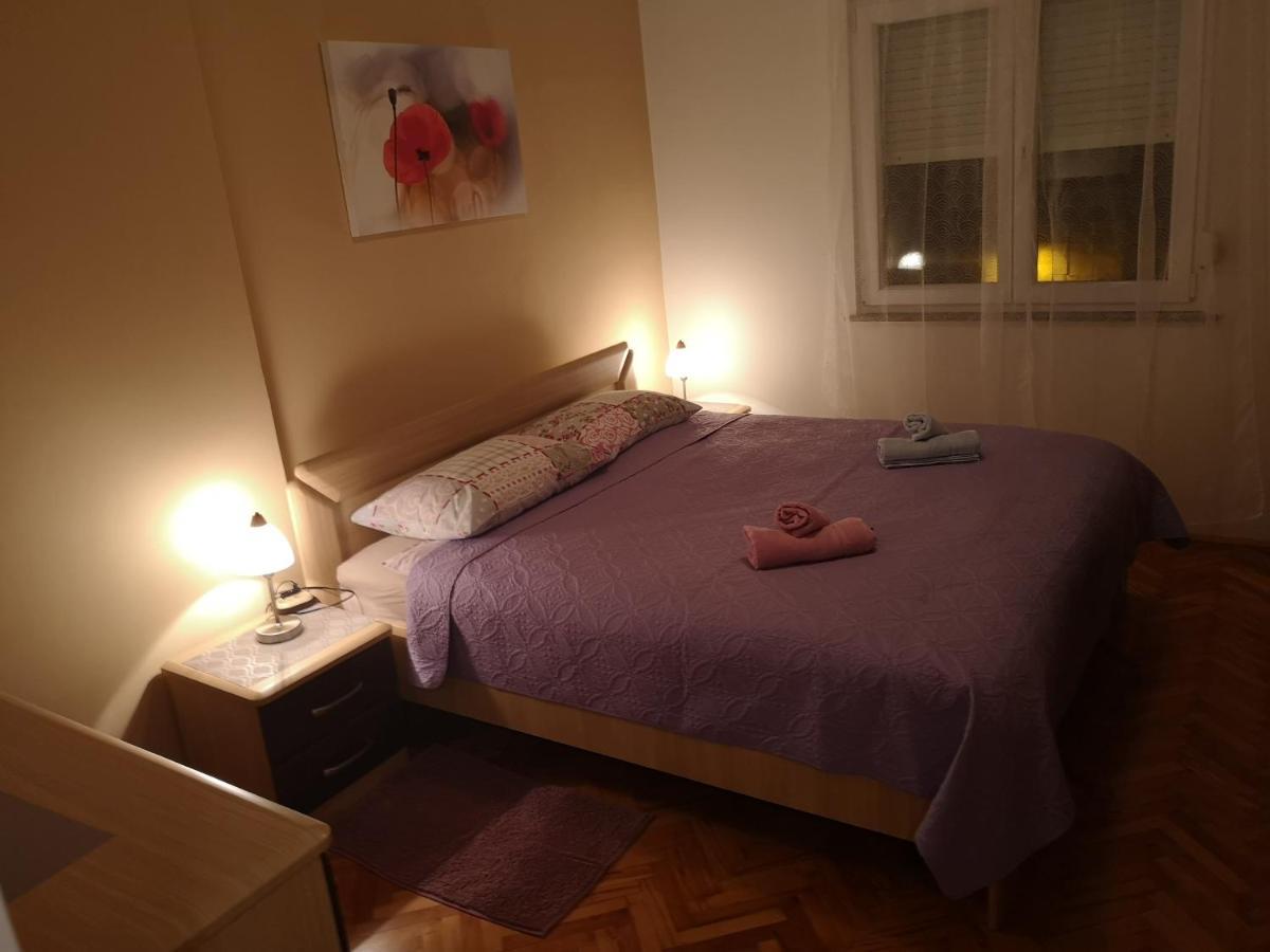 Appartement Tamy à Pula Extérieur photo